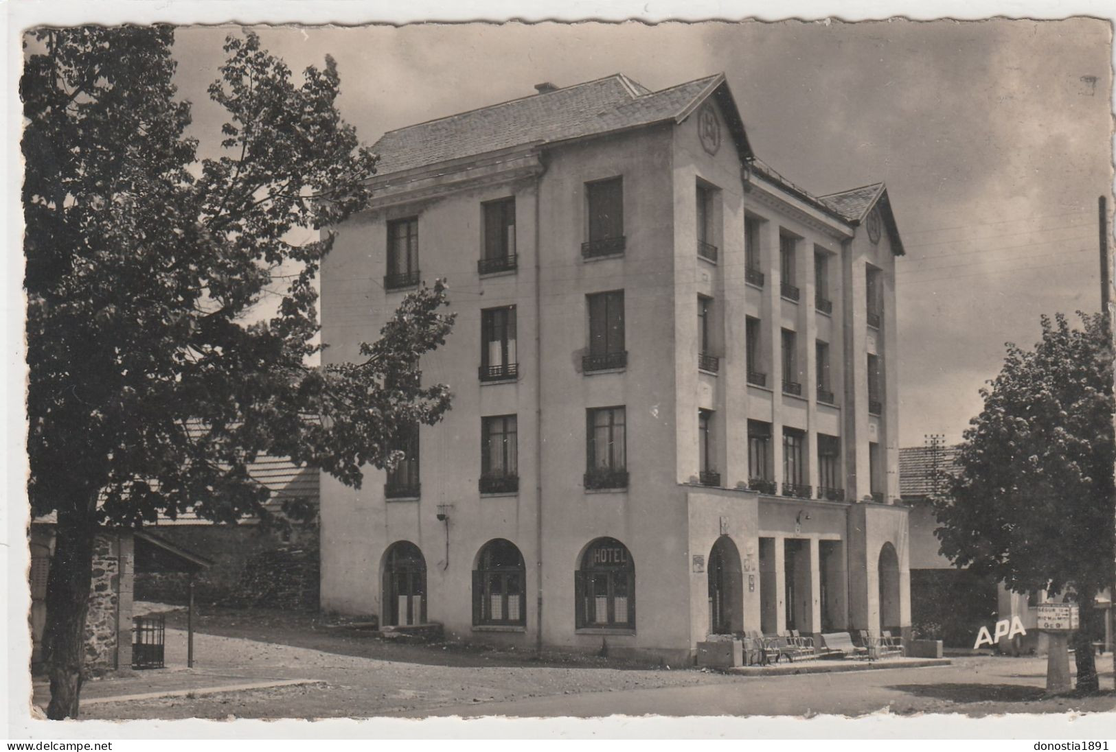 ALLANCHE (15 Cantal)  Hôtel BARIOL  - Ed.A.P.A. POUX  N° 102 - 90x140 Dentelée Glacée - Timbrée - Allanche