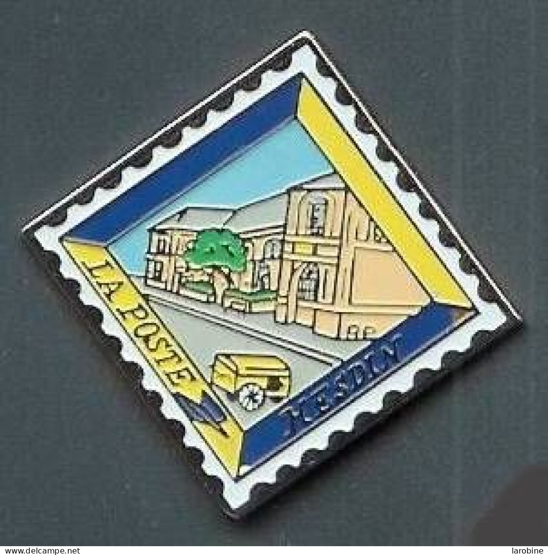 @@ Beau Pin's La Poste PTT Timbre Village D'HESDIN (2.5x2.5) @@po23 - Mail Services