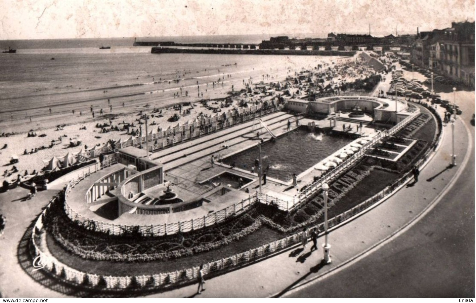 F 21355 LES SABLES D OLONNE La Piscine Et La Plage    (2 Scans) écriture Lourde - Sables D'Olonne