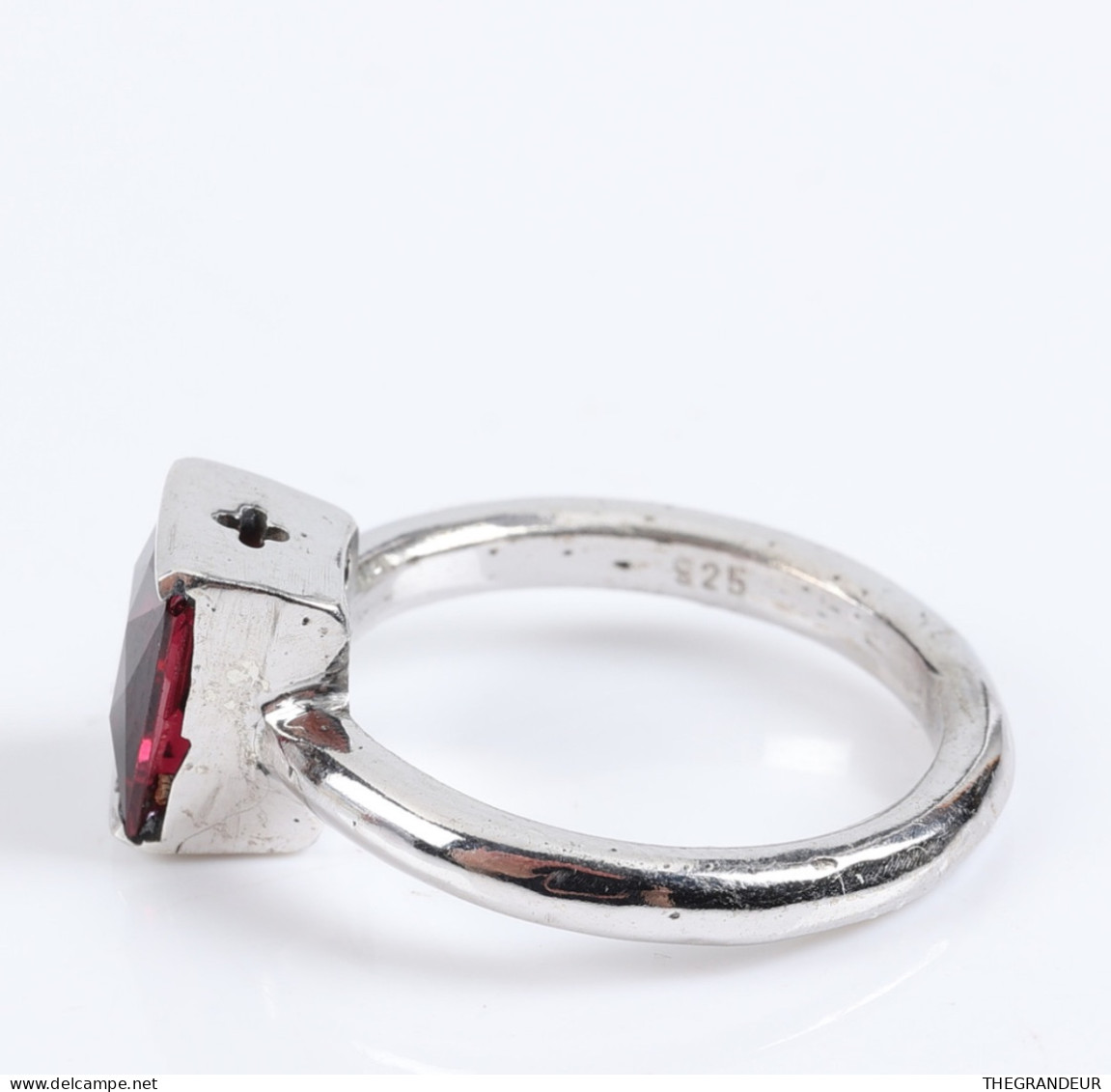 Ring 925 Silver with Red Garnet 2.88 Carat