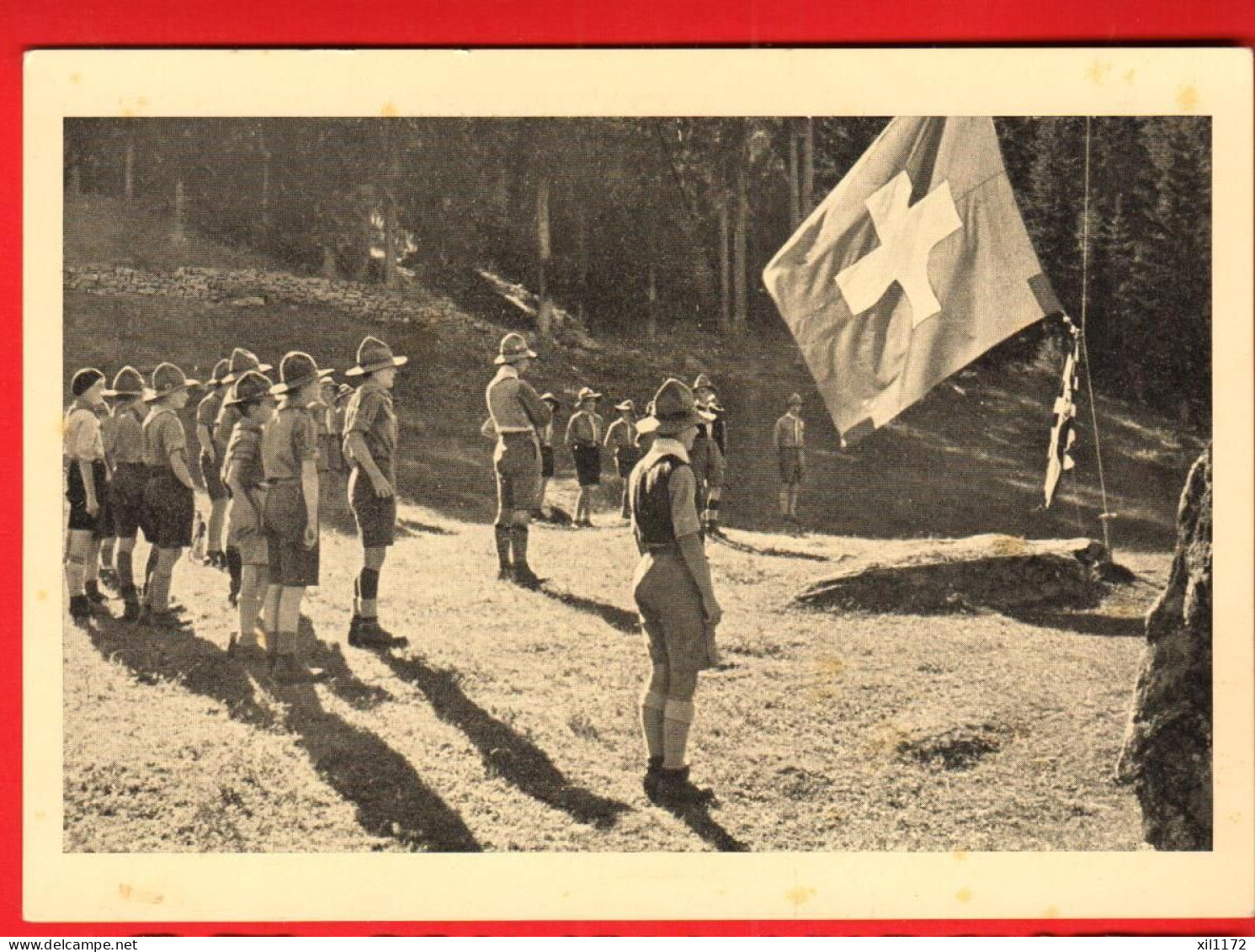 XZM-35  Scoutisme Suisse  Le Salut Au Drapeau. Imprim. Marsens Sans Numéro. GF NC - Scoutisme