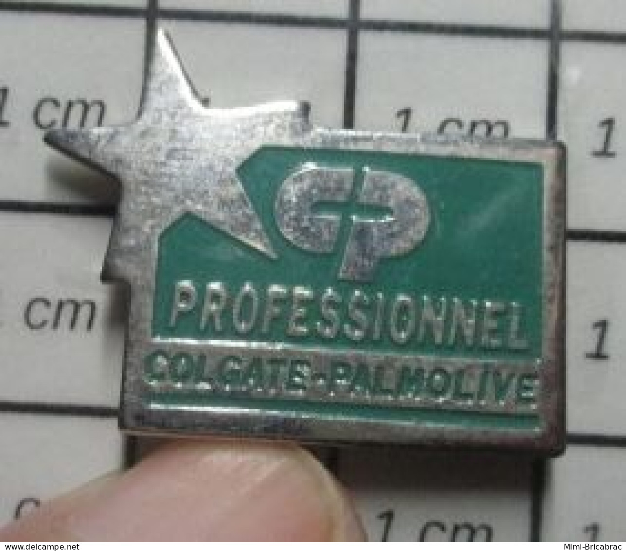 615c Pin's Pins / Beau Et Rare / MEDICAL / DENTIFRICE CP PROFESSIONNEL COLGATE PALMOLIVE ETS LEVOY - Geneeskunde