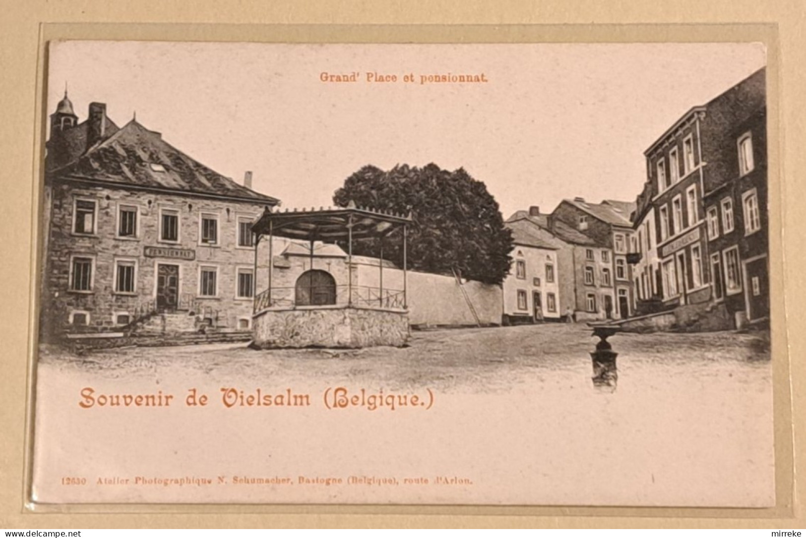 @J@  -  Souvenir De VIELSALM  -  Grand' Place Et Pensionnat  -  Zie / Voir / See Scan's - Vielsalm