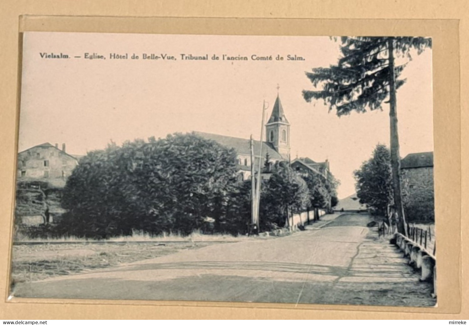 @J@  -  VIELSALM  -  Eglise, Hôtel De Belle-Vue, Tribunal De L'ancien Comté De Salm  -  Zie / Voir / See Scan's - Vielsalm