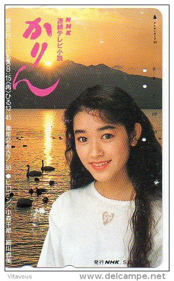 Femme élégante Mode Girl Coucher De Soleil Télécarte Japon (527) - Paysages