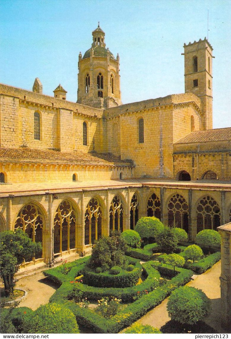 Tarragone - Monastère De Santes Creus - Cloître Et Tours - Tarragona