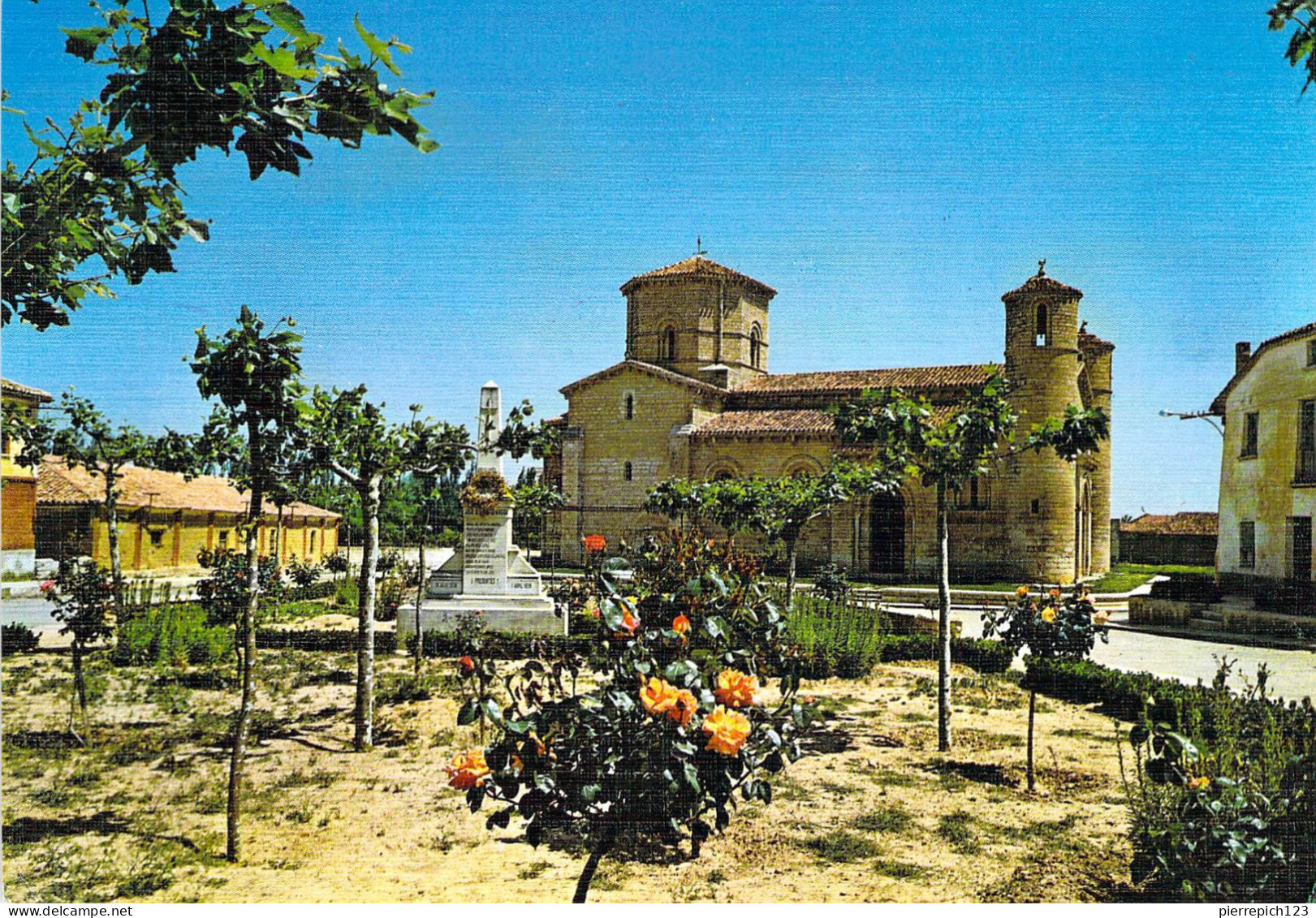 Fromista - Eglise De Saint Martin - Place De L'Evêque Almaraz Et Monument Aux Morts - Andere & Zonder Classificatie