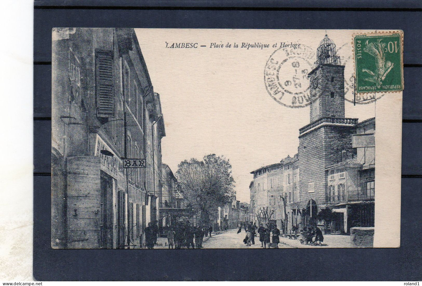 Lambesc - Place De La République Et L'horloge.( Coll. L.A. ). - Lambesc