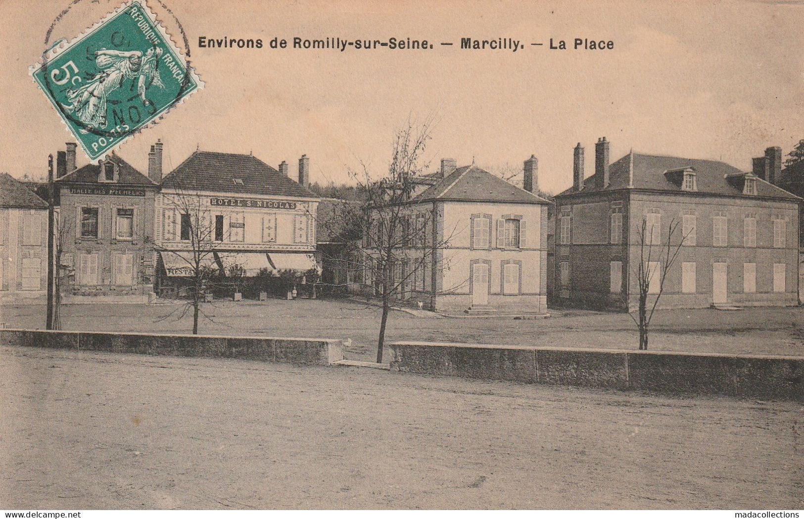 Marcilly (10 - Aube) La Place - Marcilly