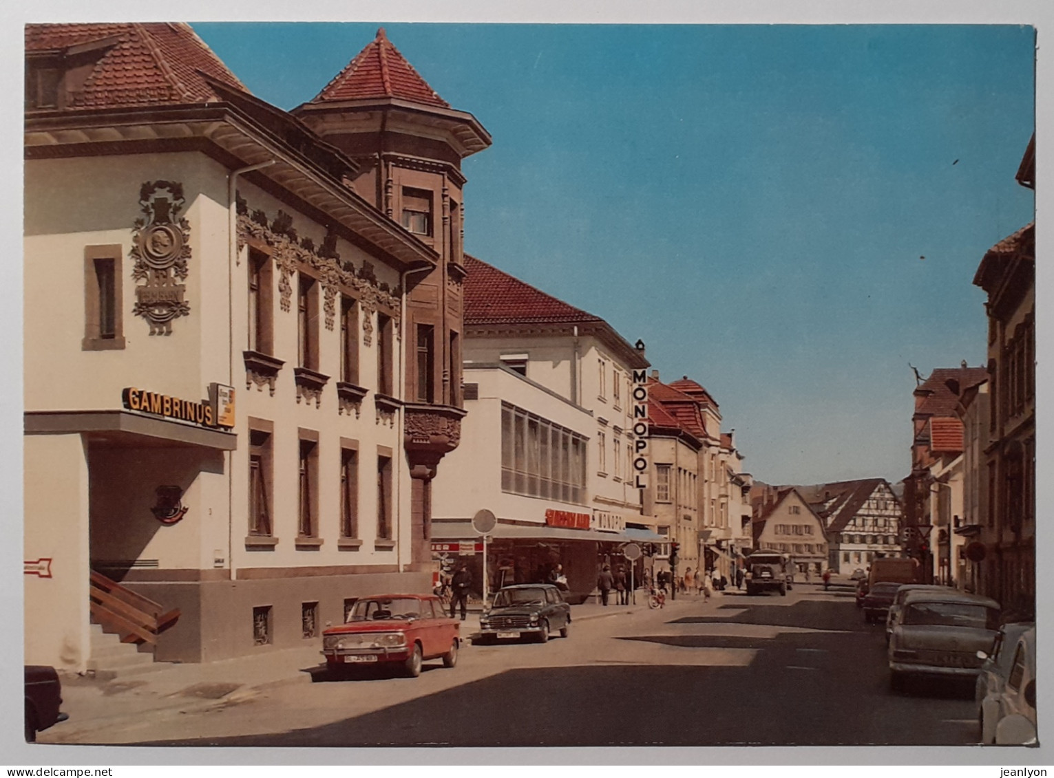 EBINGEN / ALBSTADT - Bahnhofstrasse - Nombreuses Voitures Garées / Enseignes Commerce - Albstadt