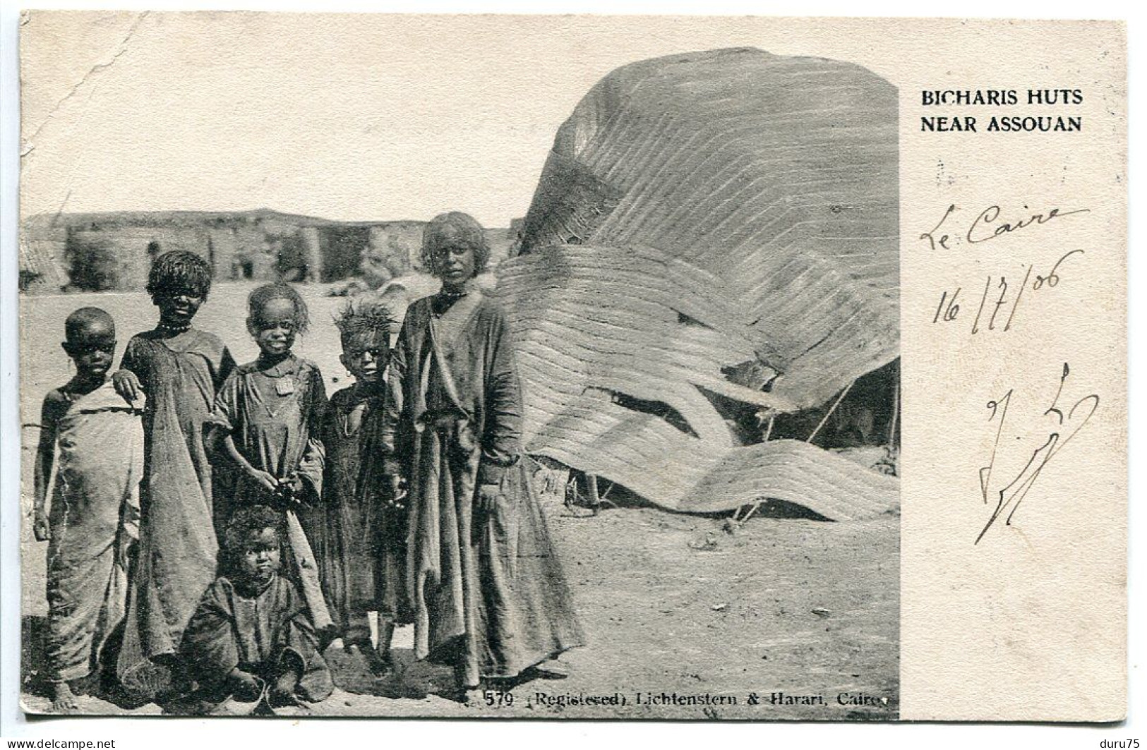 EGYPTE Voyagé 1906 * Bicharis Huts Near ASSOUAN ( Peuple Femme Enfants ) Editeur Lichtenstern & Harari Le Caire - Assuan