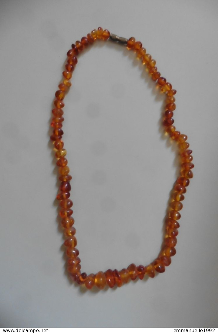 Collier Ras De Cou Mi-long En Perles D'ambre Jaune Miel De Russie Ou De Pologne - Halsketten