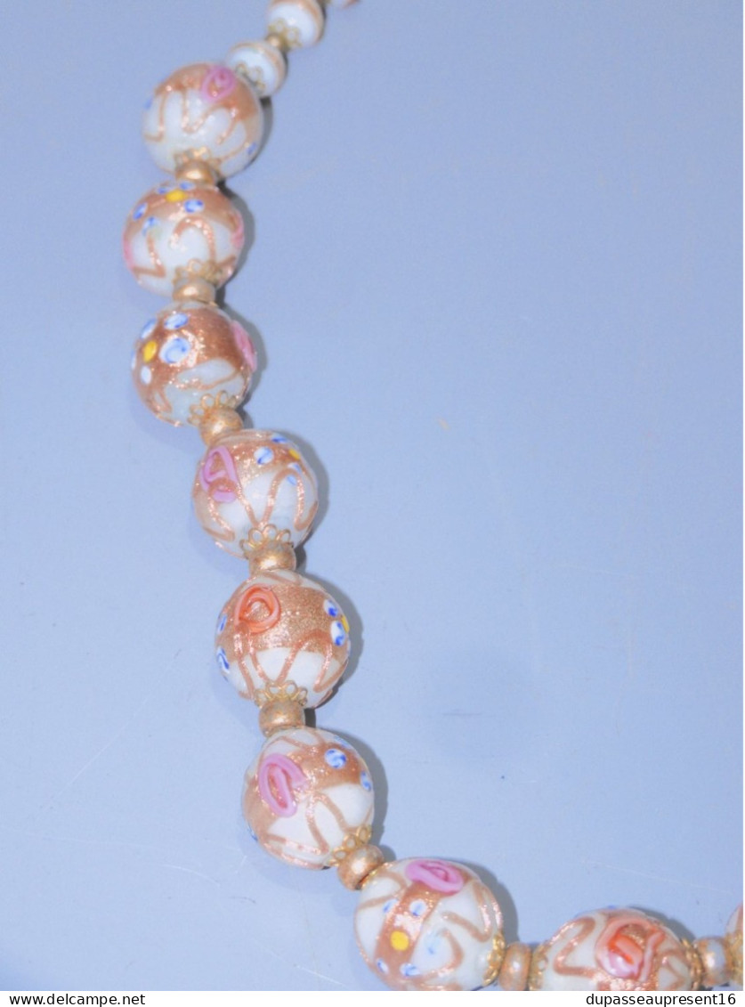 -JOLI COLLIER VINTAGE PERLES OPALINE Dorées émaillées MURANO?  bijou ancien   E