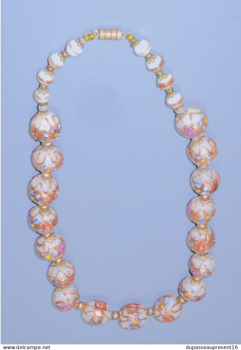 -JOLI COLLIER VINTAGE PERLES OPALINE Dorées émaillées MURANO?  bijou ancien   E