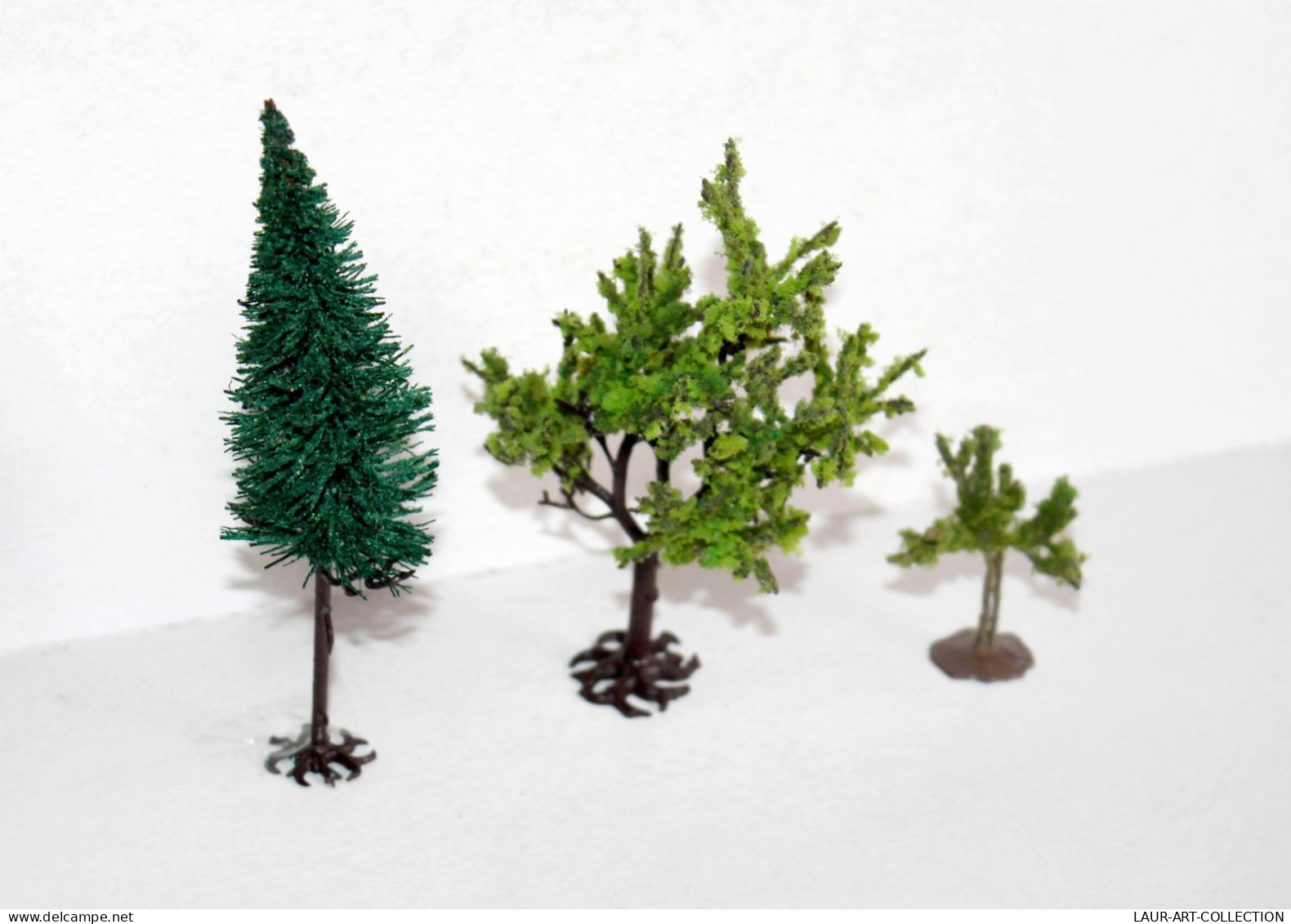 BUSCH, LOT De 3 ARBRE SAPIN CHENE, DECOR PAYSAGE HO, H:5,12,13cm - MINIATURE TRAIN - MODELISME FERROVIAIRE  (1712.282) - Décors