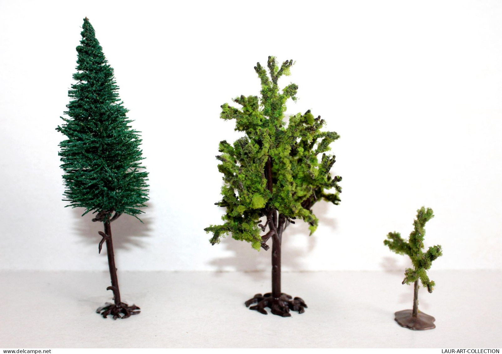 BUSCH, LOT De 3 ARBRE SAPIN CHENE, DECOR PAYSAGE HO, H:5,12,13cm - MINIATURE TRAIN - MODELISME FERROVIAIRE  (1712.282) - Décors