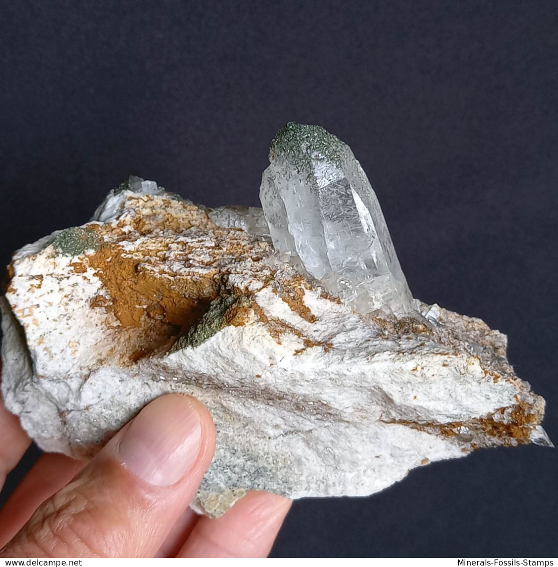#U14 - Très Beaux QUARTZ Cristaux (Val Bedretto, Suisse) - Mineralen