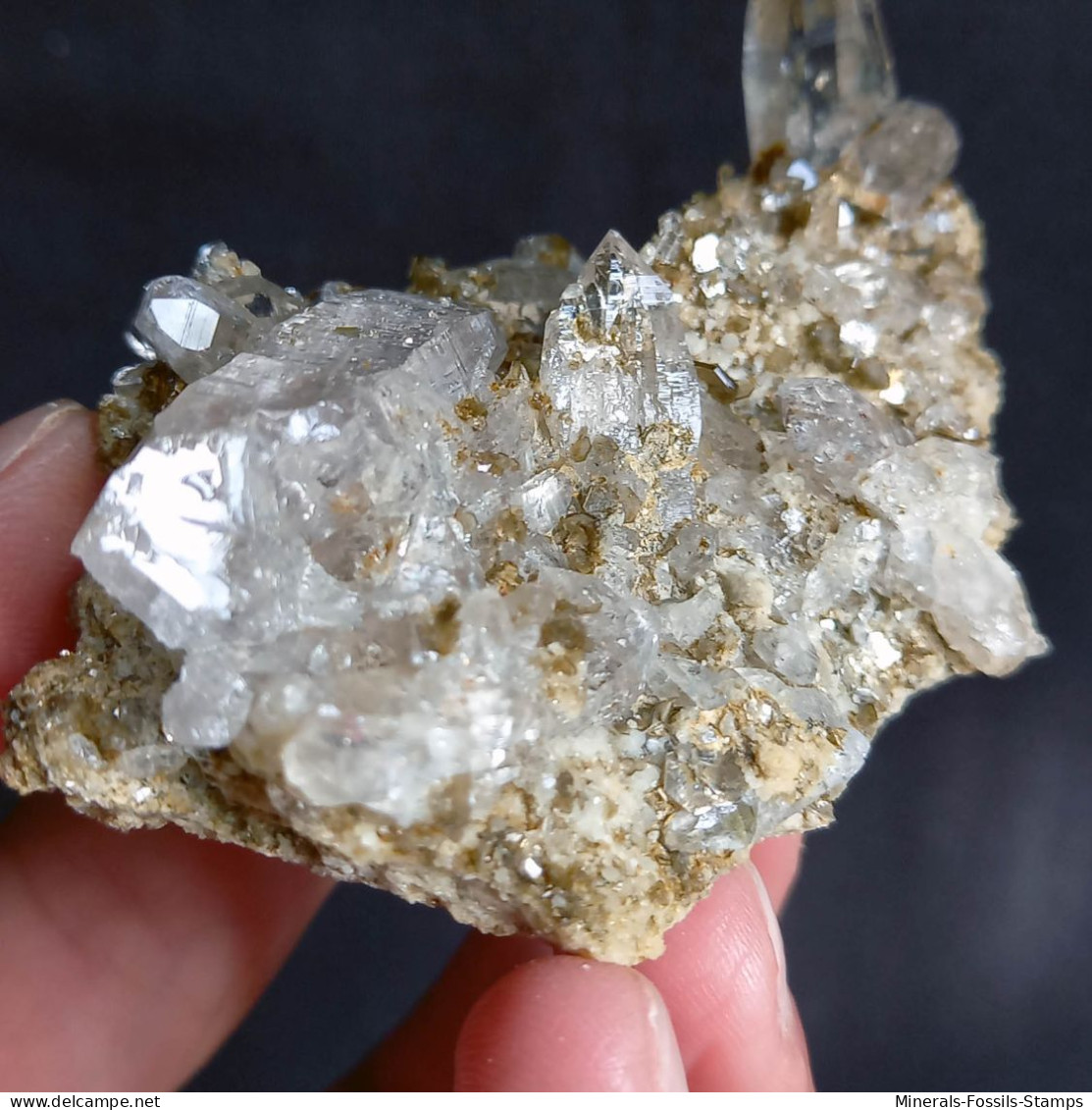 #V43 - Beau QUARTZ crisaux(Val Bedretto, Suisse)