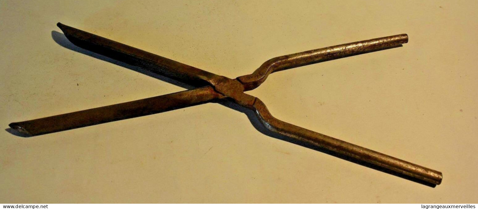 C36 Ancien Fer à Friser En Métal - Antike Werkzeuge