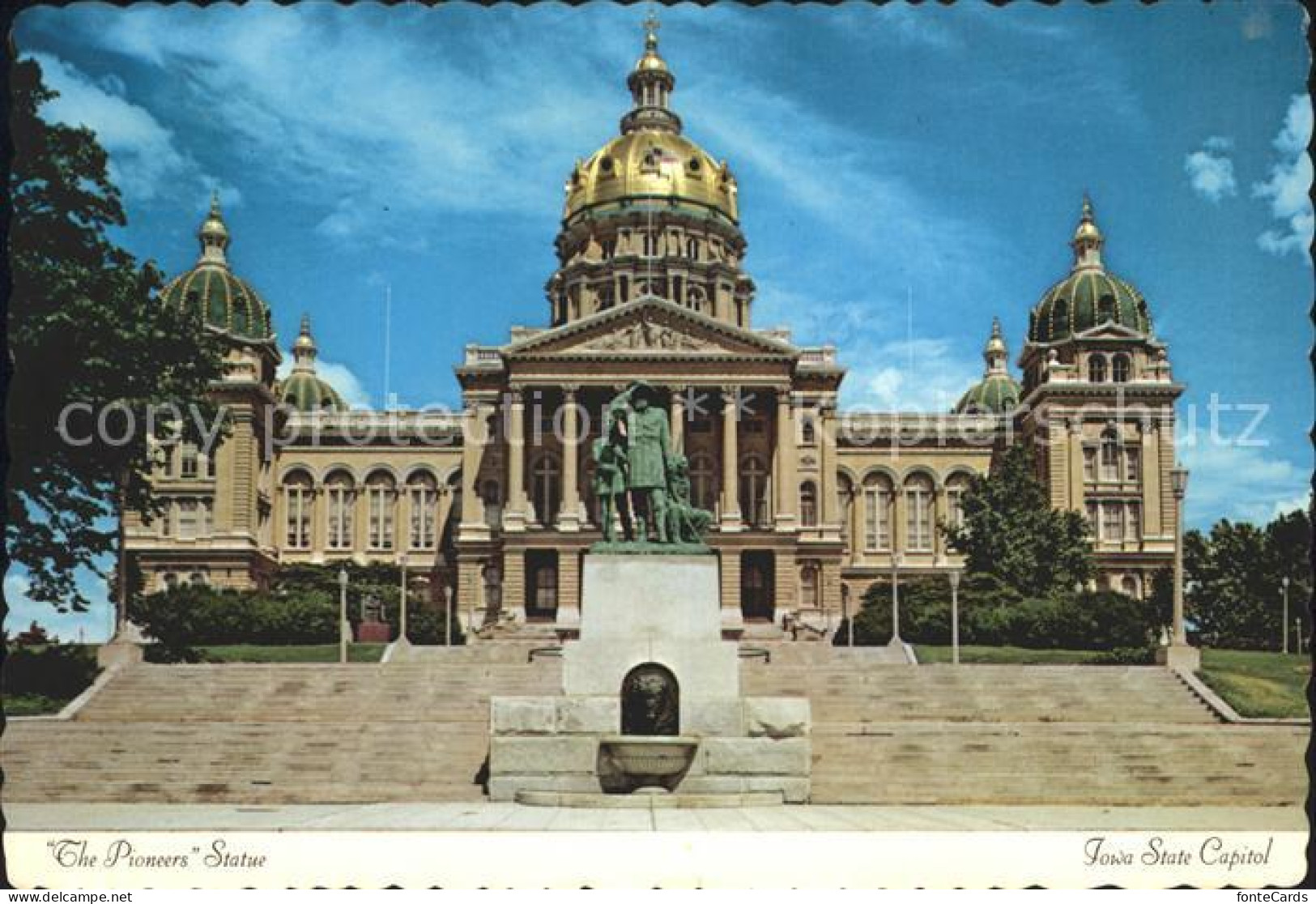 72353909 Des_Moines_Iowa The Pioneers Statue Iowa State Capitol - Autres & Non Classés