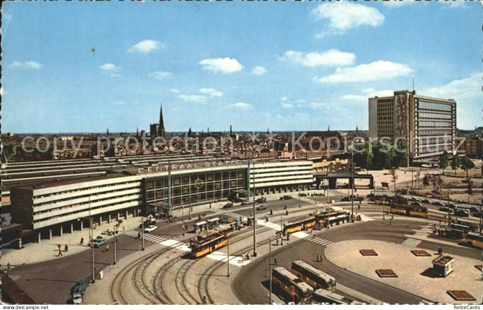 72313631 Strassenbahn Rotterdam Centraal Station  - Strassenbahnen