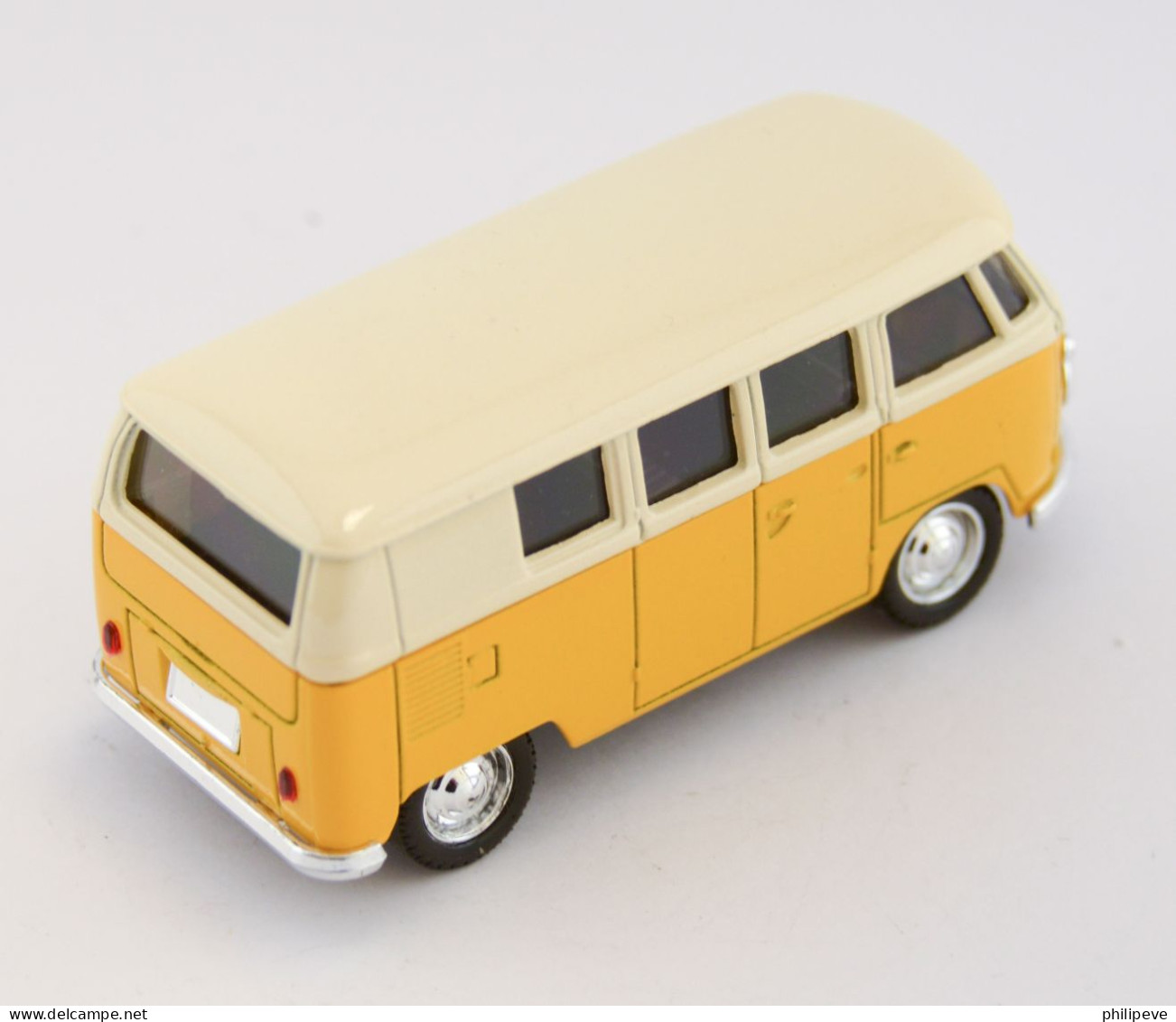 VOLKSWAGEN Combi - SOIDO 1:43 - Solido