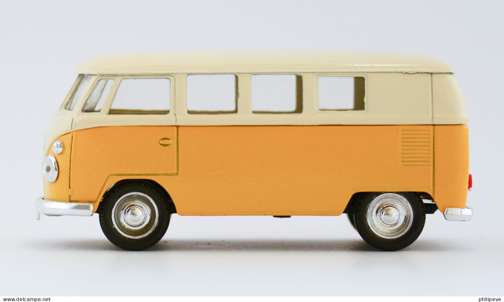 VOLKSWAGEN Combi - SOIDO 1:43 - Solido