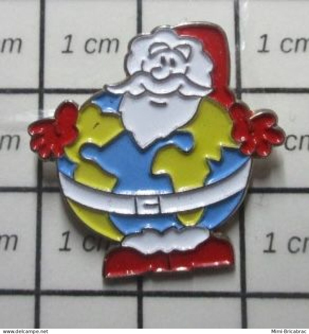 1420 Pins Pin's / Rare & Belle Qualité THEME NOEL / PERE NOEL GLOBE TERRESTRE - Navidad