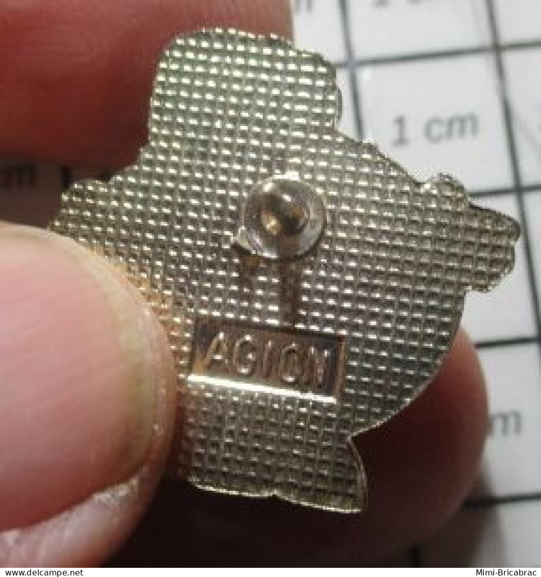 1420 Pins Pin's / Rare & Belle Qualité THEME NOEL / PERE NOEL GLOBE TERRESTRE - Noël