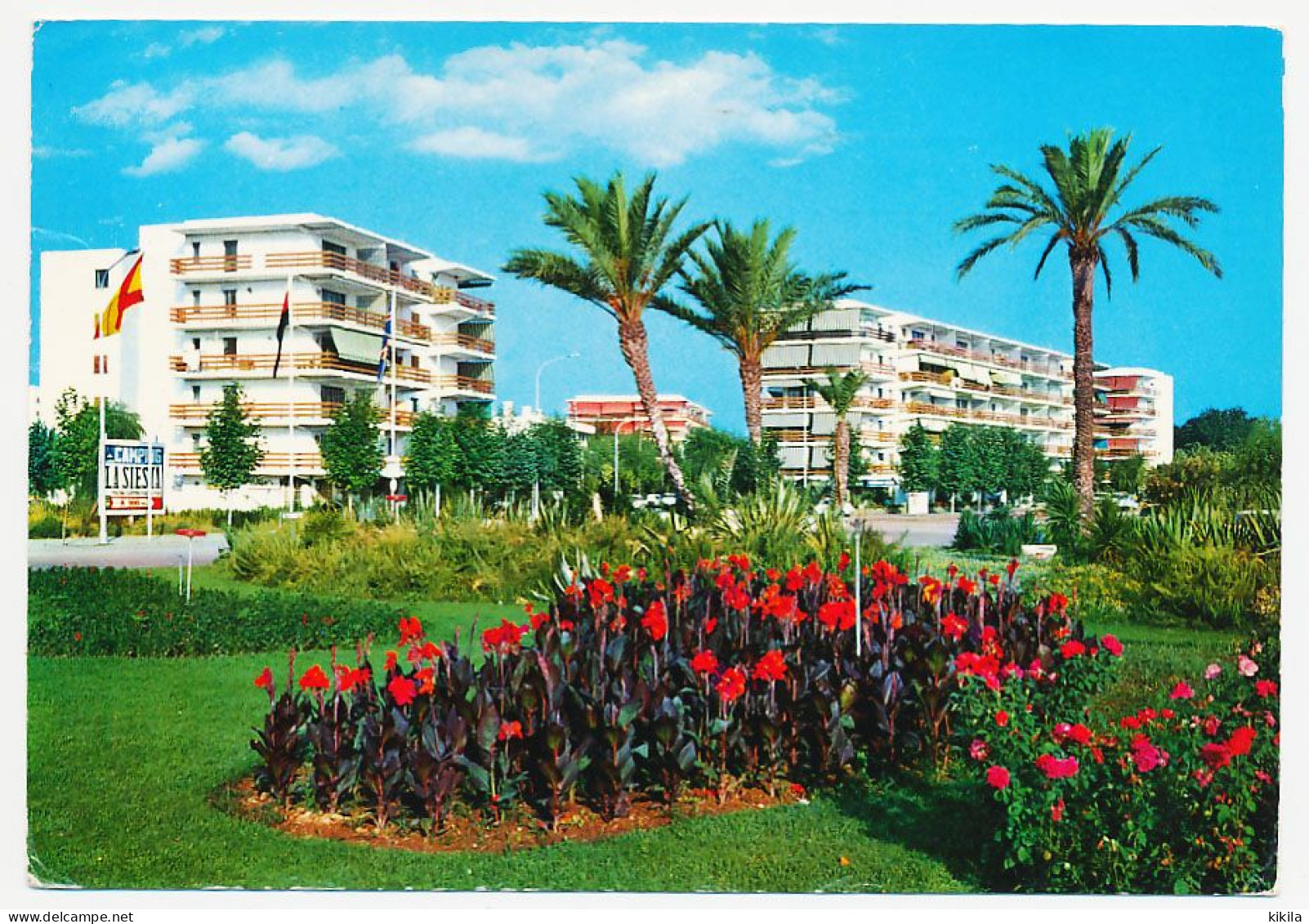 CPSM / CPM 10.5 X 15 Espagne (82) SALOU (Costa Dorada) Tarragona  Jardin De La Place D'Andorre - Tarragona