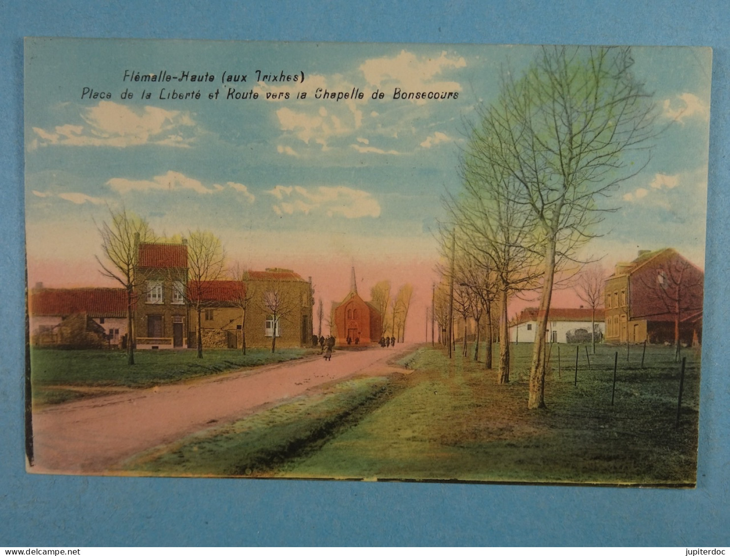 Flémalle-Haute (aux Trixhes) Place De La Liberté Et Route Vers La Chapelle De Bonsecours - Flémalle