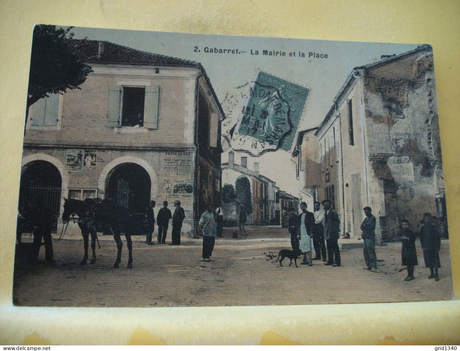 40 1140 RARE CPA COLORISEE 1917 - 40 GABARRET. LA MAIRIE ET LA PLACE - ANIMATION - Gabarret