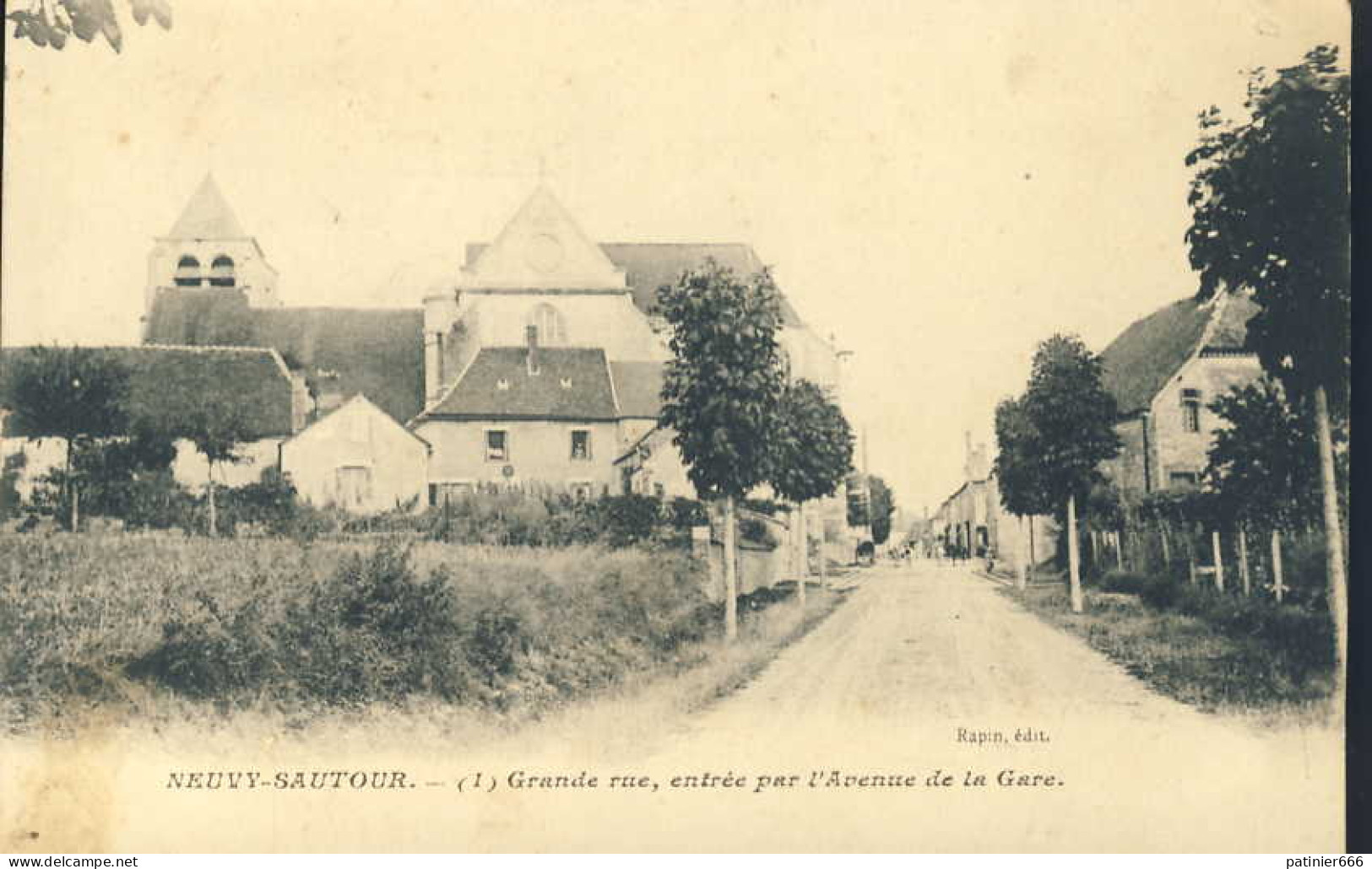 Neuvy Sautour Grande Rue Entree Par L'avenue De La Gare - Neuvy Sautour