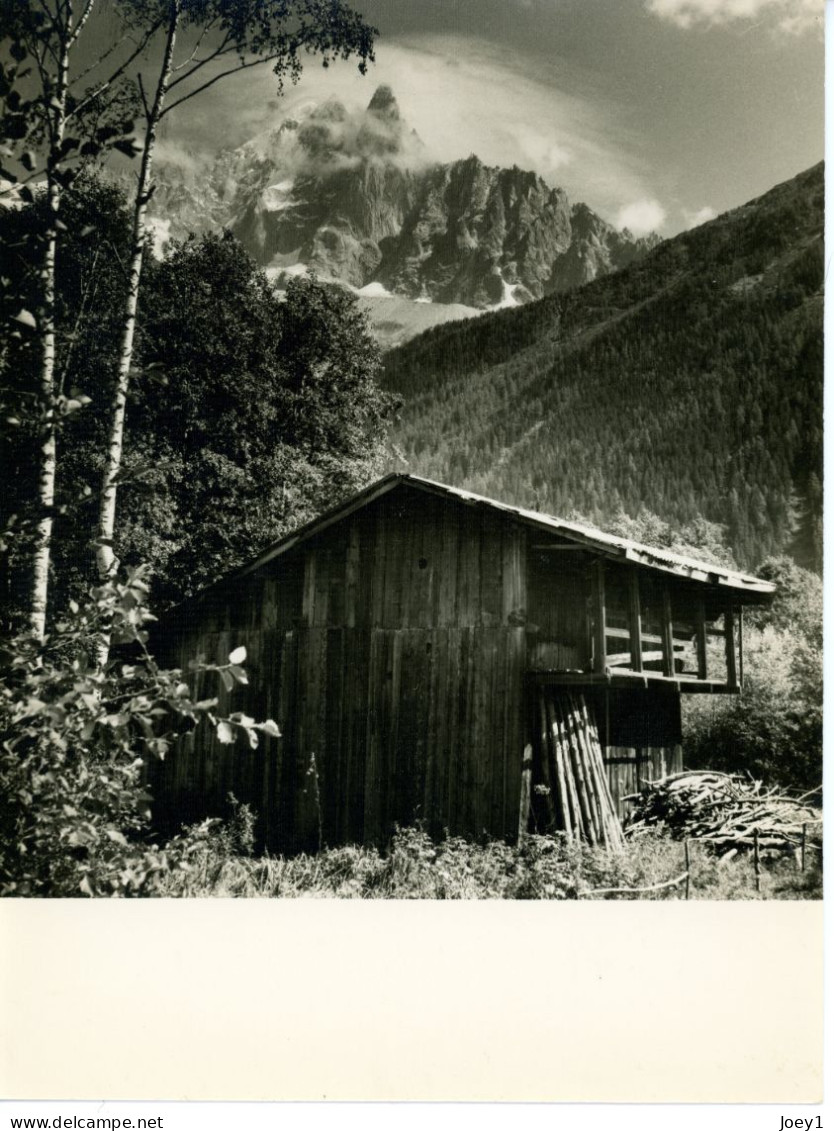 Photo  Chalet Et Montagne Au Dessus De Chamonix, Les Drus, Années 50,format 18/24 - Orte