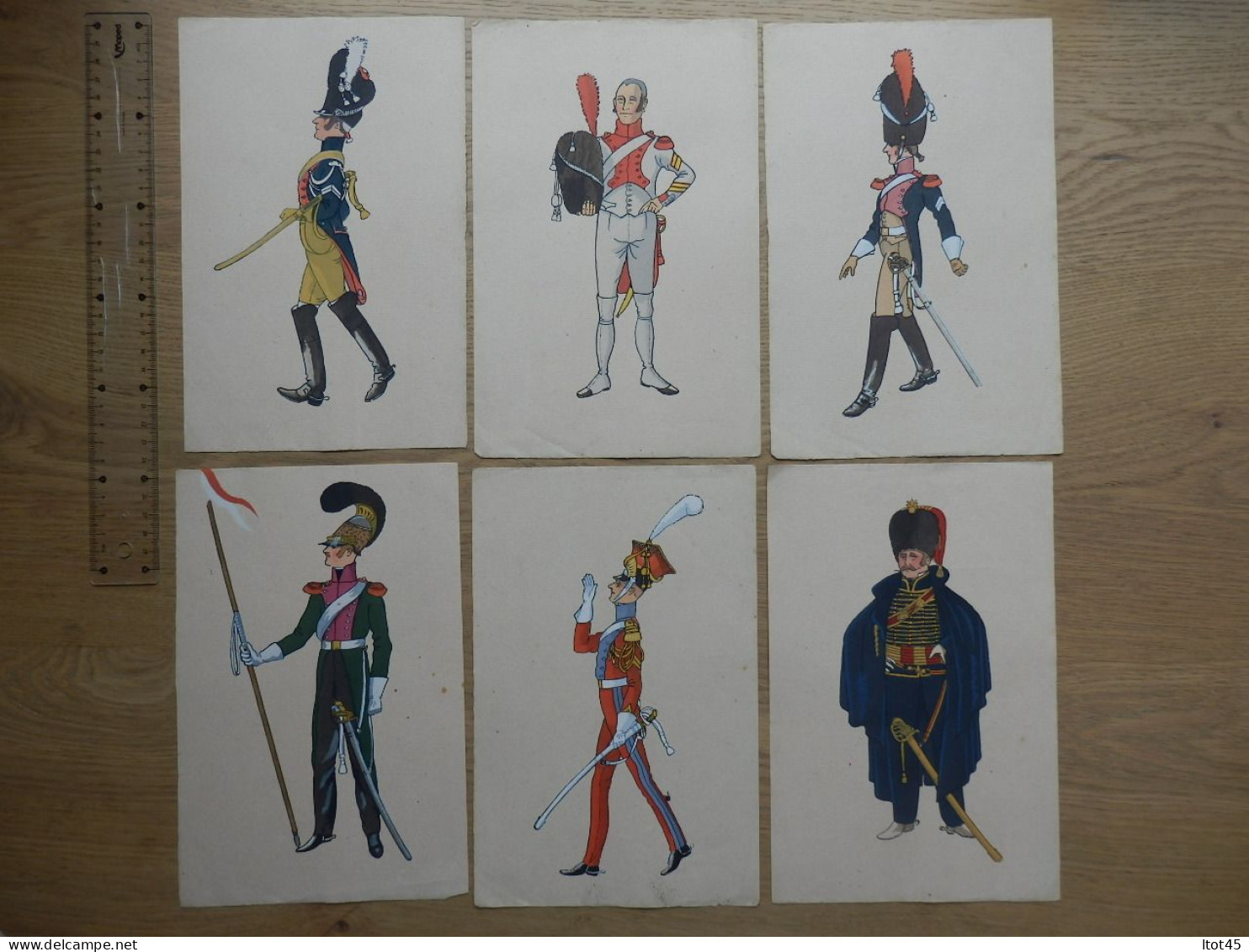 LOT DE 9 IMAGES SUR PAPIER BUVARD UNIFORMES A DEFINIR - Uniform