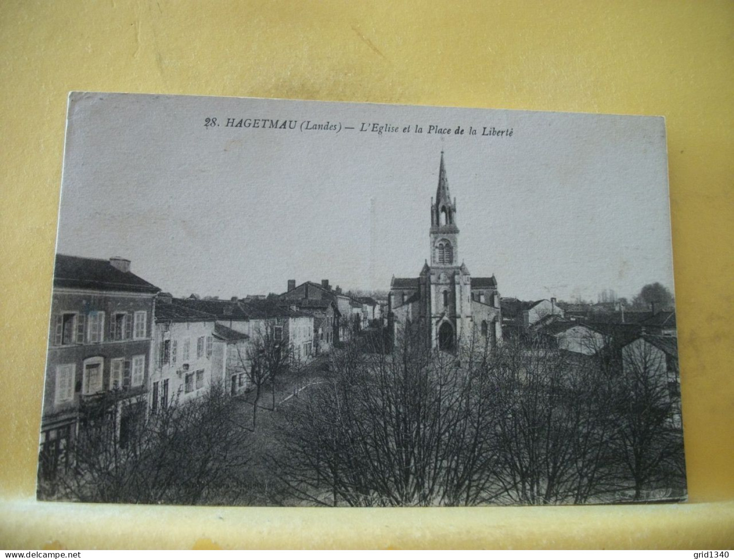 40 1327 CPA 1926 - VUE N° 1 - 40 HAGETMAU - L'EGLISE ET LA PLACE DE LA LIBERTE. - Hagetmau