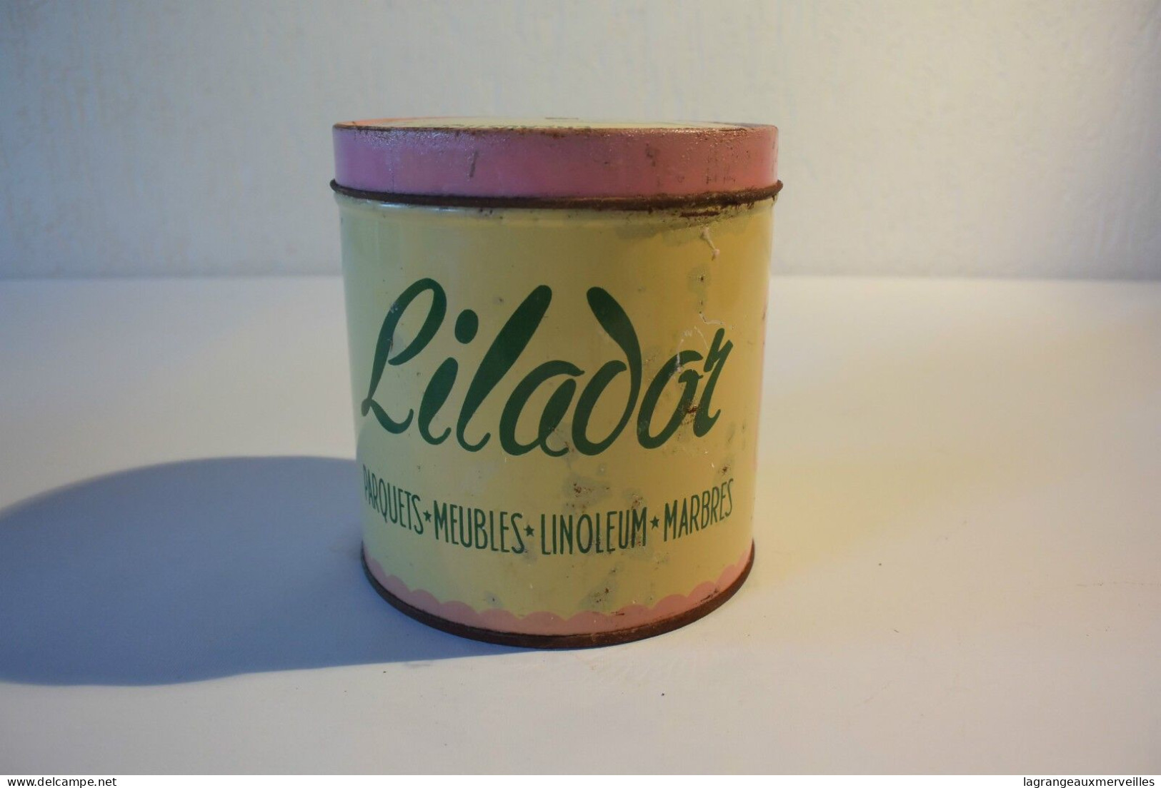 C38 Ancienne Boite En Métal Cire Encaustique 1 Kg LILADOR - Scatole