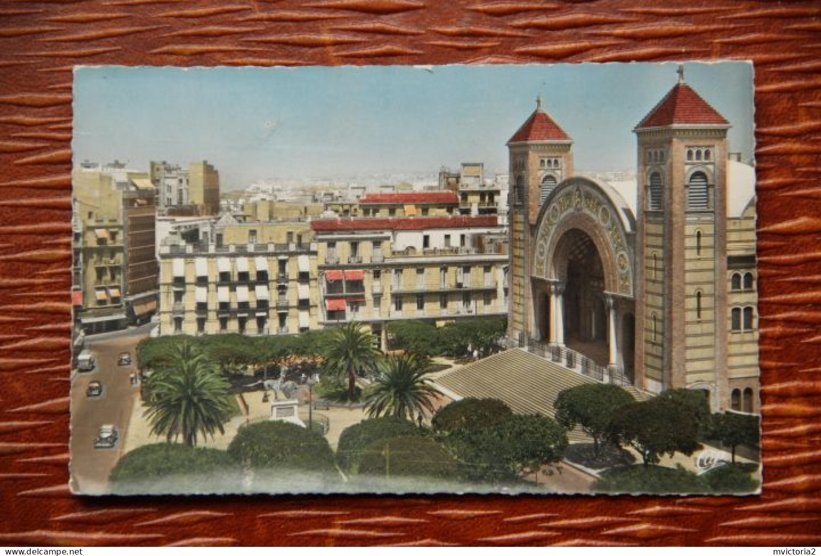 ALGERIE - ORAN, La Place Jeanne D'ARC Et La Cathédrale - Oran