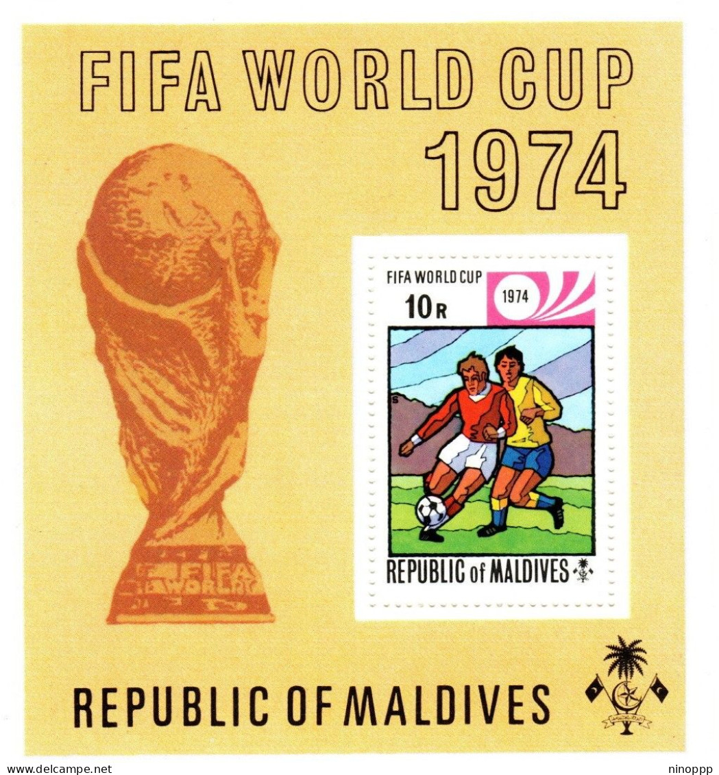 Maldives Cat 528 1974 Fotball World Cup Mini Sheet , Mint Never Hinged - Maldivas (1965-...)