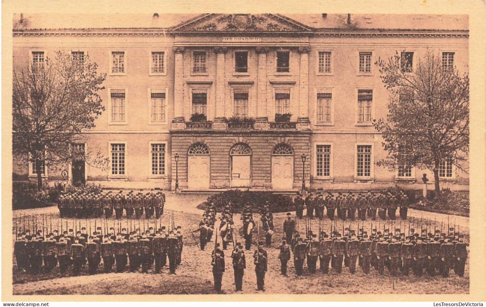 FRANCE - Pritanée Militaire - La Flèche - Cour D'Honneur - Prise D'Armes - Carte Postale Ancienne - La Fleche