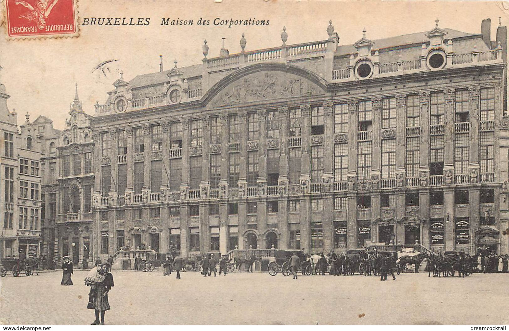 (RIAS) BRUXELLES. Nombreux Fiacres Devant La Maison Des Corporations 1908 - Internationale Institutionen