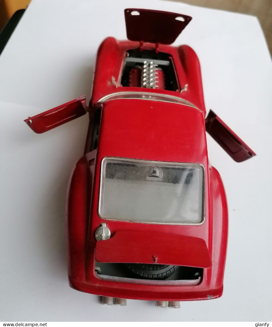 FERRARI GTO 1962 BURAGO SCALA 1/18 NO BOX