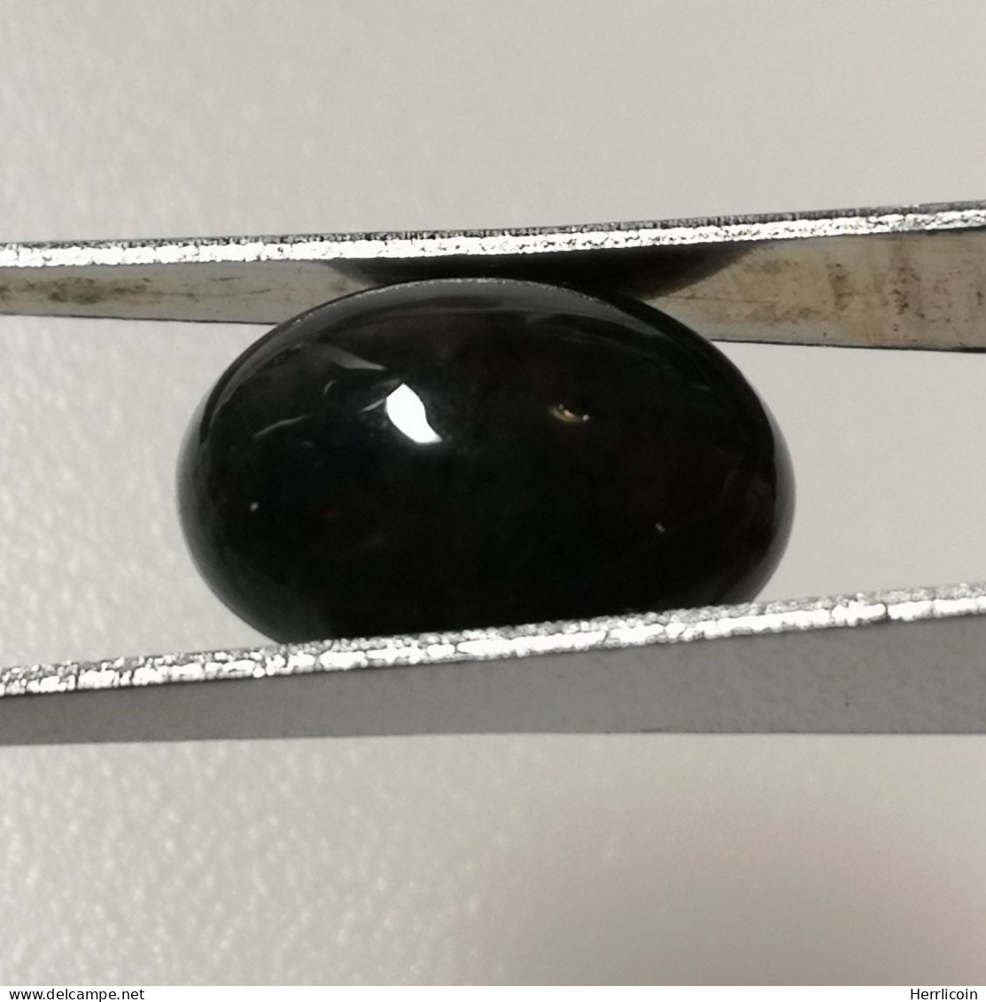 Opale Noire Traitée D'Ethiopie - Cabochon 0.67 Carat - 7.0 X 5.0 X 3.5 Mm - Opaal