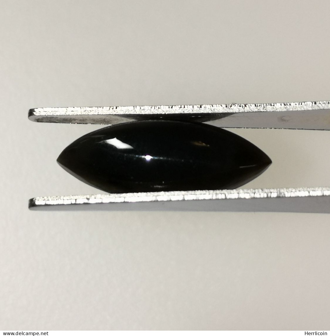 Opale Noire Traitée D'Ethiopie - Cabochon Marquise 1.66 Carat - 16.5 X 6.5 X 3.7 Mm - Ópalo