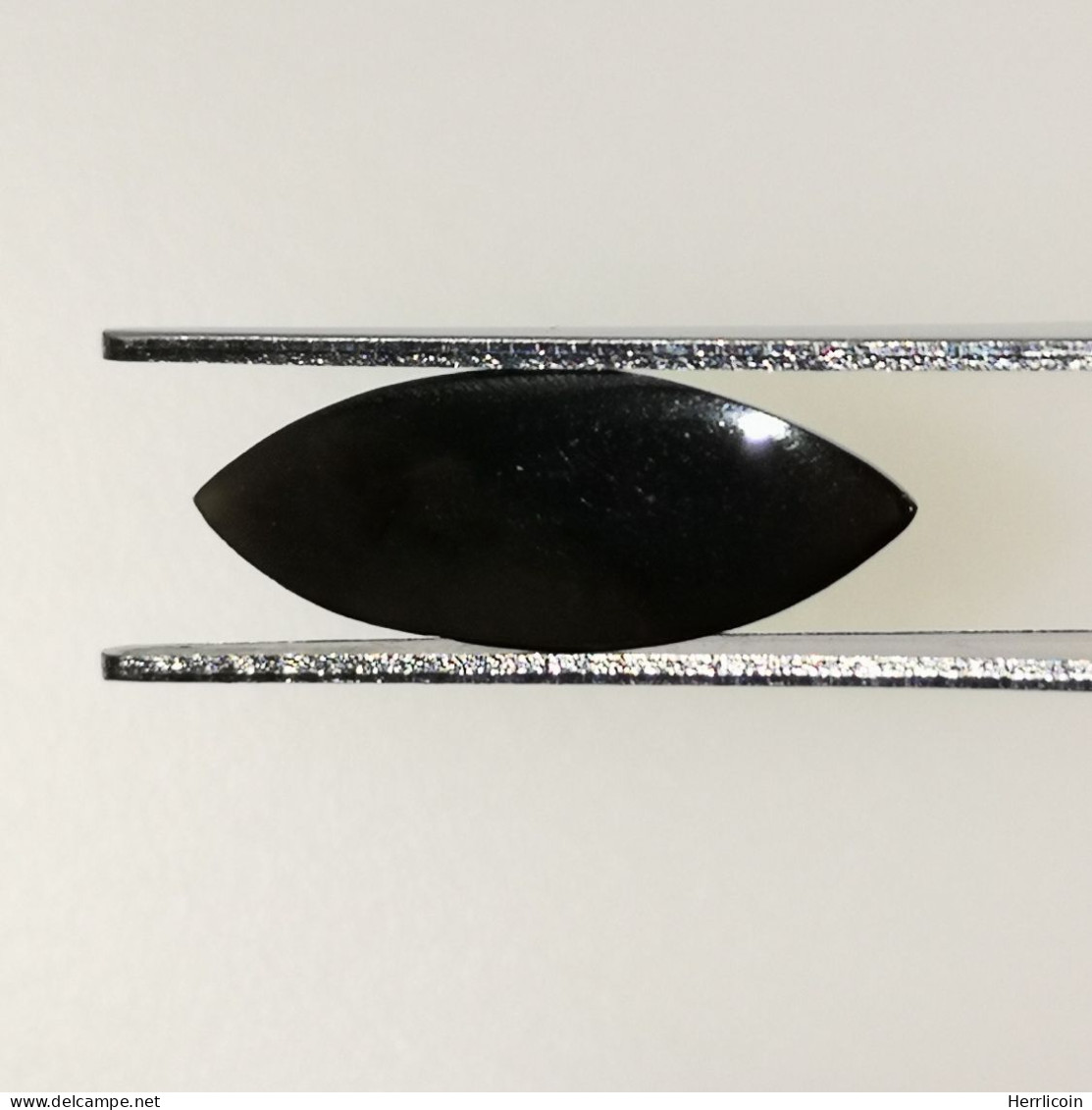 Opale Noire Traitée D'Ethiopie - Cabochon Marquise 1.66 Carat - 16.5 X 6.5 X 3.7 Mm - Ópalo