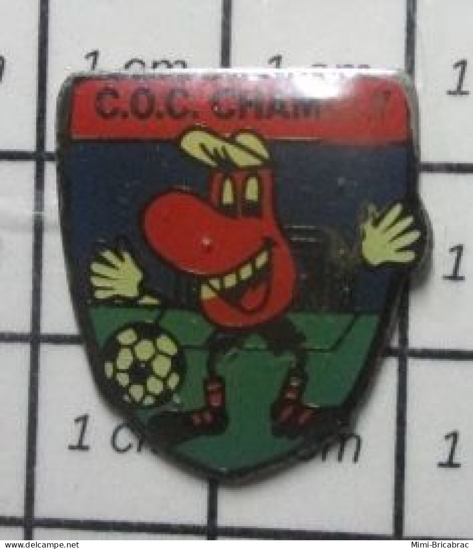 1718c Pin's Pins / Beau Et Rare / SPORTS / CLUB FOOTBALL COC CHAMBLY ? - Football