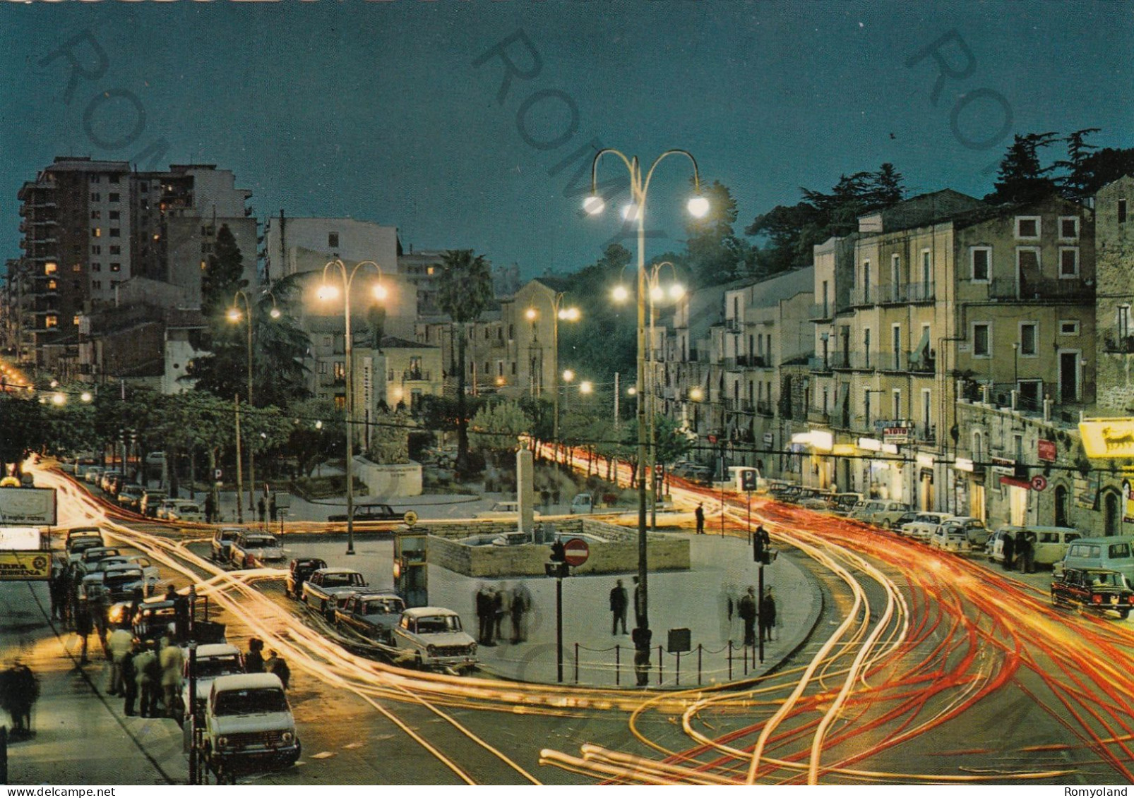 CARTOLINA  B6 PIAZZA ARMERINA,ENNA,SICILIA-PIAZZA GENERALE ANTONIO CASCINO-NOTTURNO-STORIA,MEMORIA,CULTURA,NON VIAGGIATA - Enna