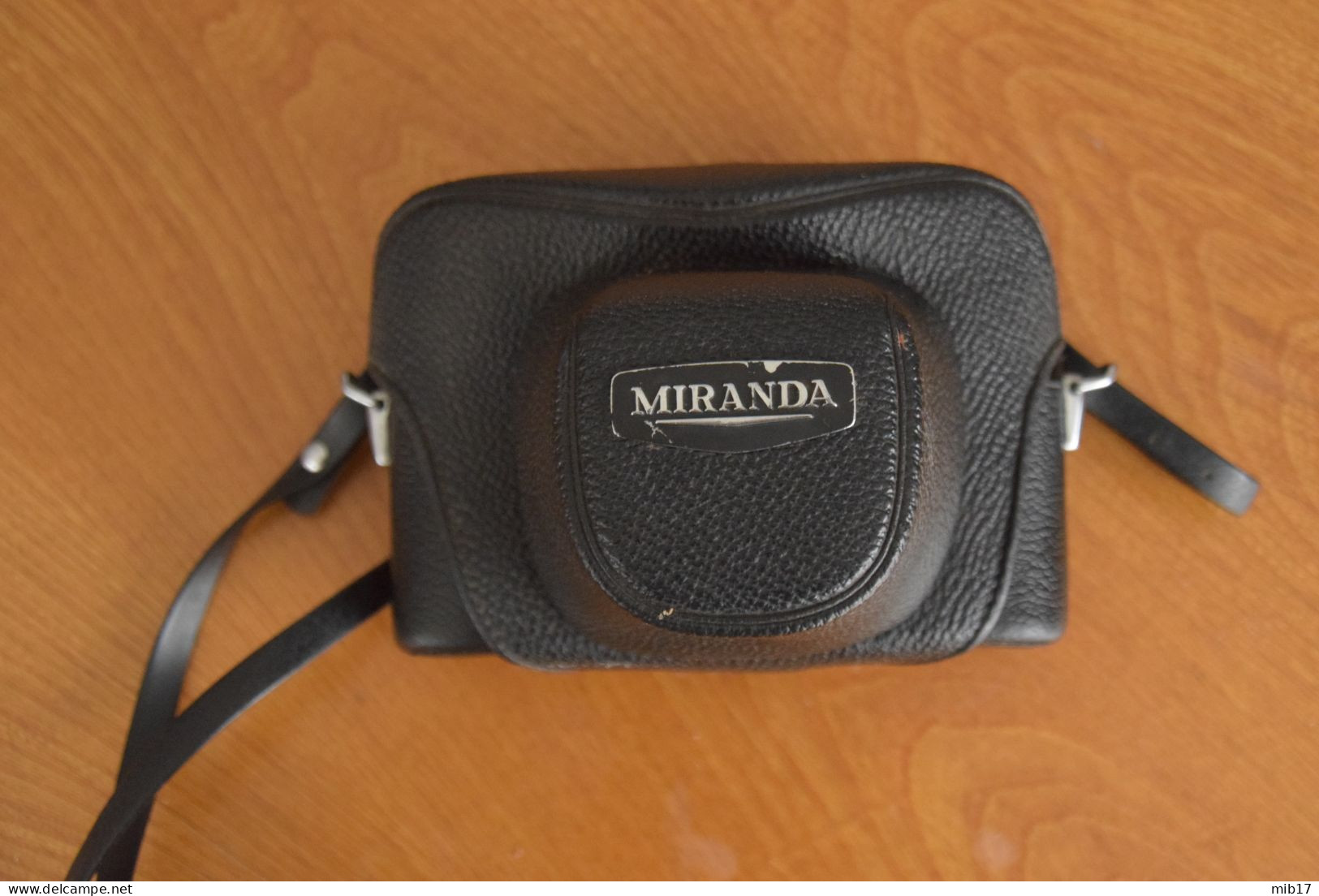ancien appareil photo reflex MIRANDA Sensomat RE - boitier, objectif 50mm et sacoche  film 135 24x36
