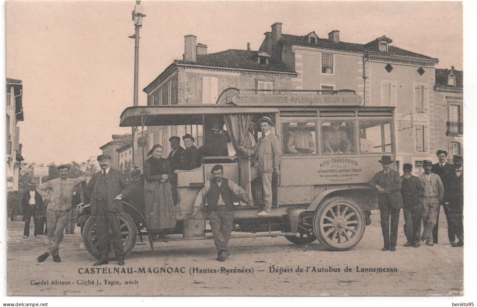 CPA De CASTELNAU-MAGNOAC - Départ De L'AUTOBUS. - Castelnau Magnoac