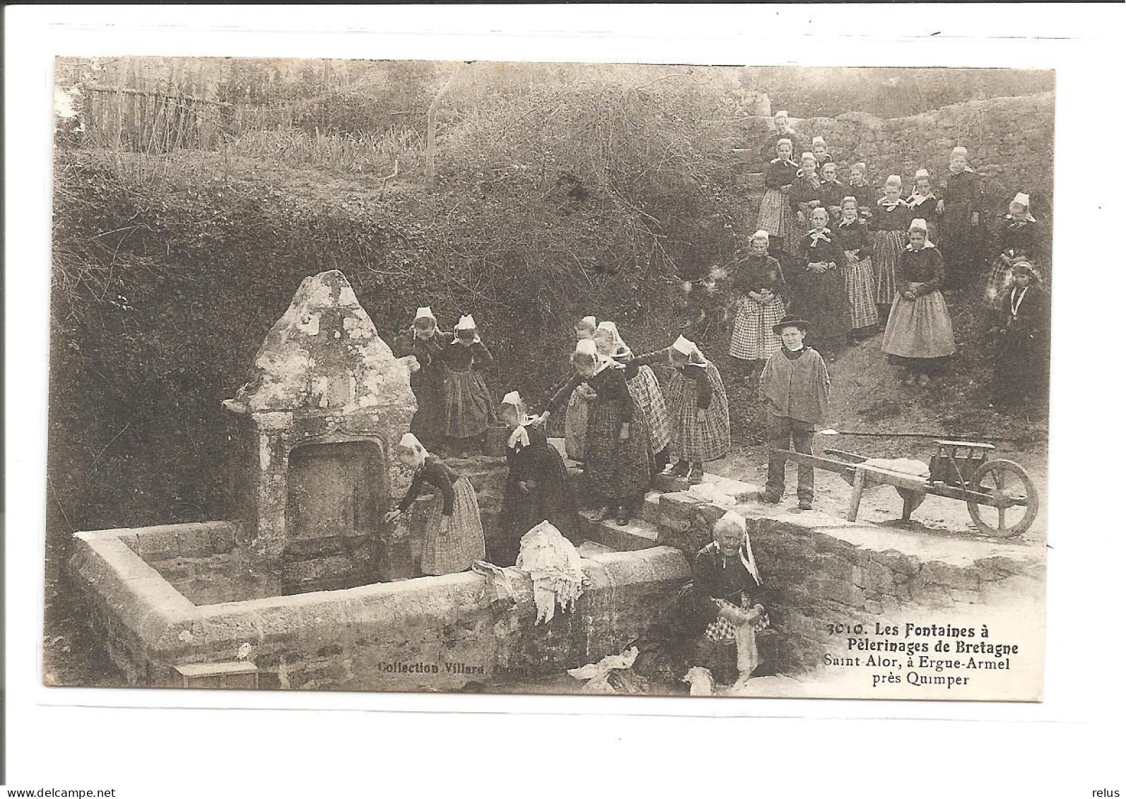 DEP. 29 Les Fontaines à Pélerinages De Bretagne N°3010 Saint Alor à Ergué-Armel Pélerins, Franchise Militaire - Monumentos